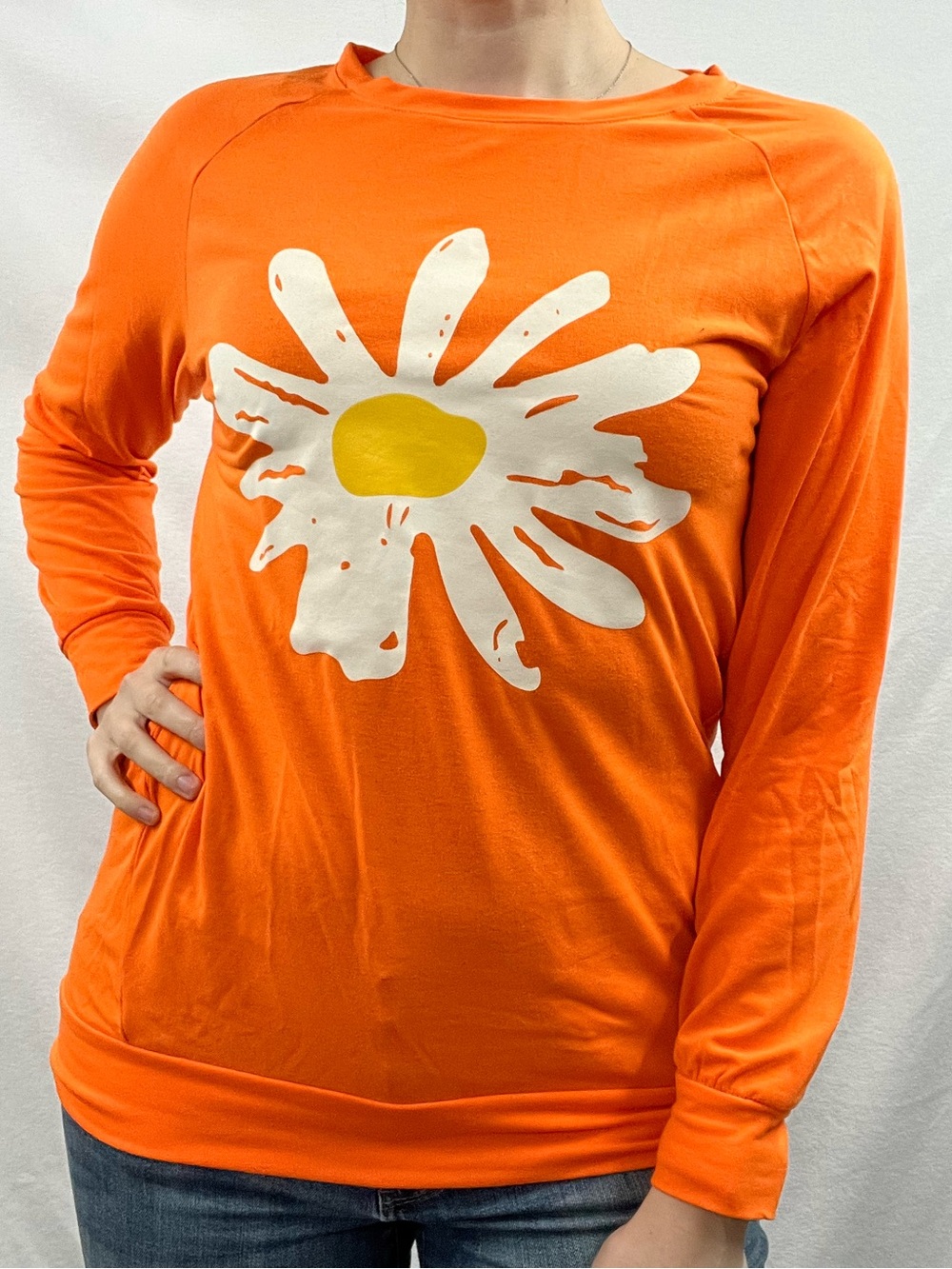 MISSLOOK Orange Long Sleeve Tee with White Daisy